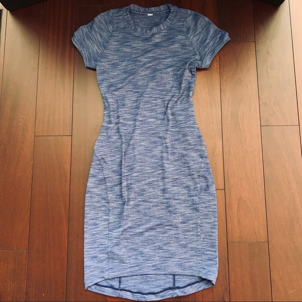 lululemon athletica Blue Space-Dye Active Tee Dress - Picture 3 of 5